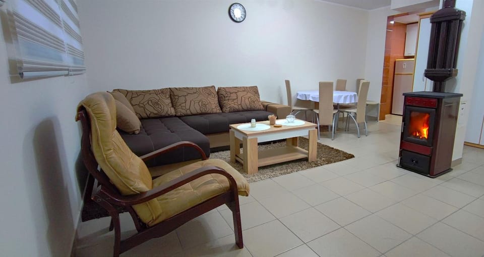 Apartman Mis Divcibare Apartment in Zlatibor District, Serbia