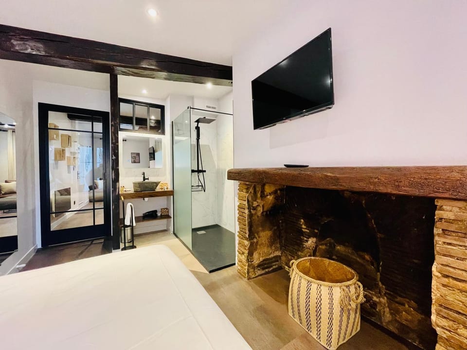 Bathroom, Bedroom