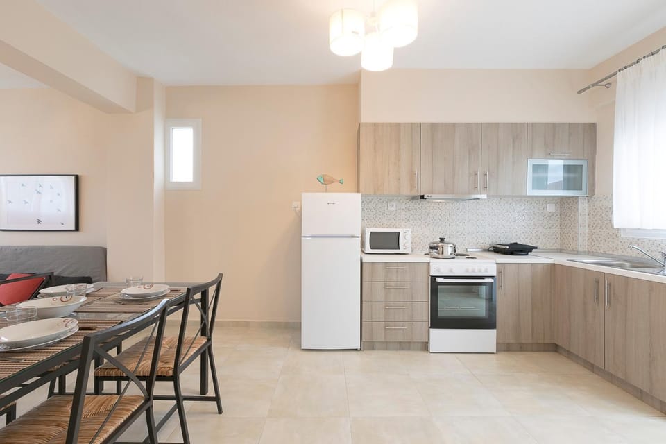 Kitchen or kitchenette, Dining area, Communal kitchen