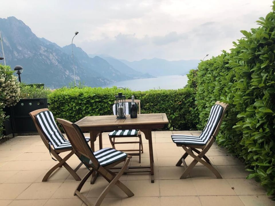 Villa Mirella: Casa vista lago con piscina House in Province of Brescia