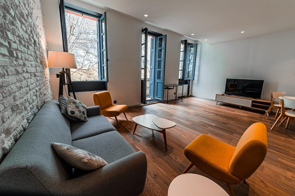 Communal lounge/ TV room