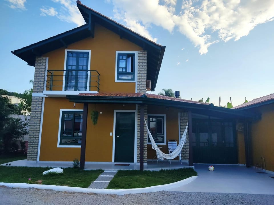 Casa em Condomínio com piscina - Ponta das Canas House in Florianopolis