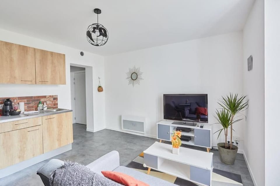 TV and multimedia, Kitchen or kitchenette, Living room, Seating area