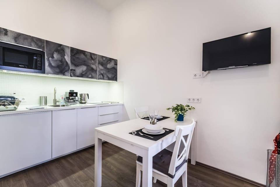 Communal lounge/ TV room, TV and multimedia, Coffee/tea facilities, Kitchen or kitchenette, Dining area, Communal kitchen