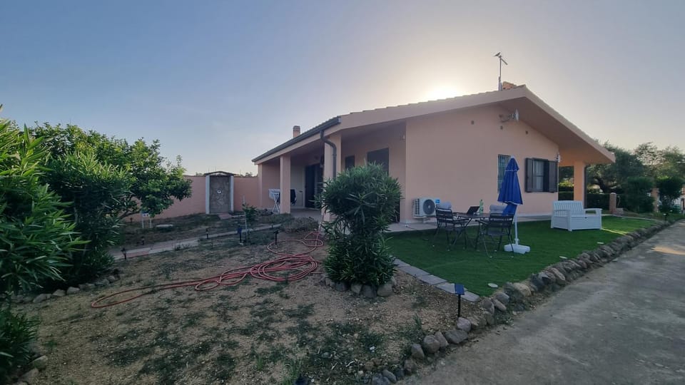 Property building, Garden, Balcony/Terrace, Garden view