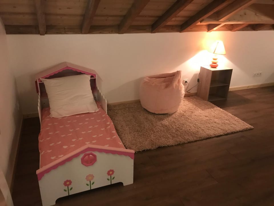 Bed, Night