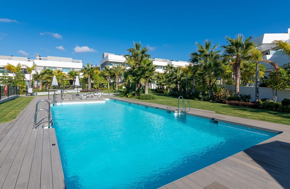 Garden, Swimming pool