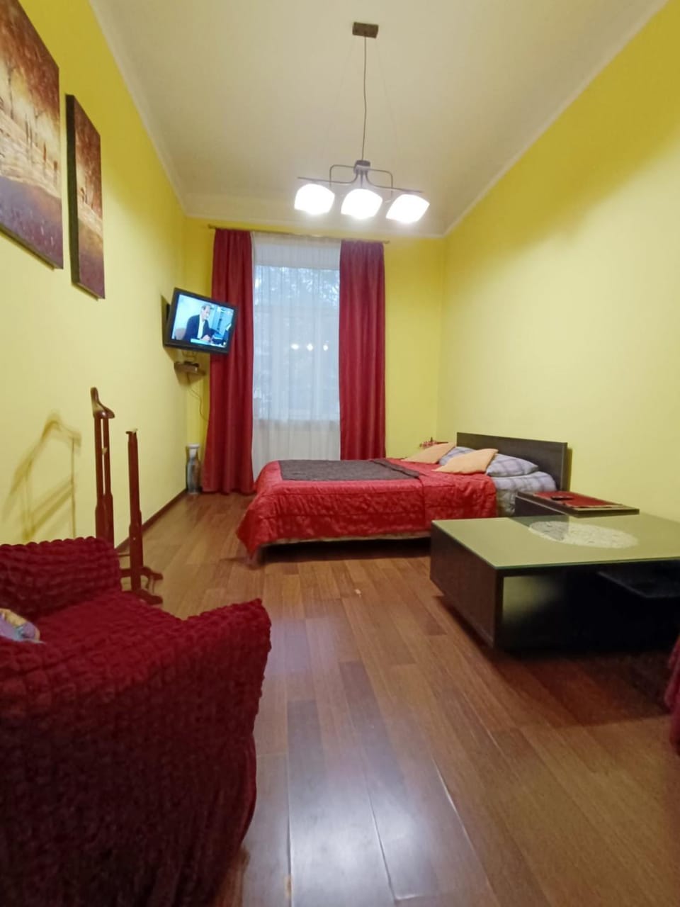 Communal lounge/ TV room