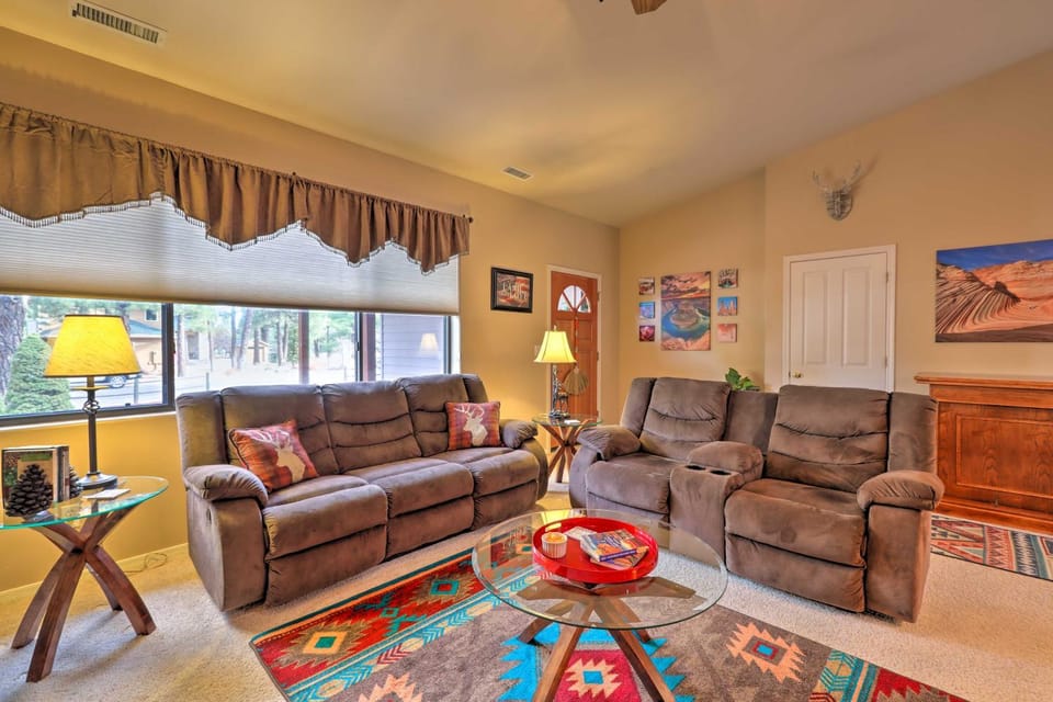 Arizona Home w/ Patio, Fire Pit & Gas Grill House in Williams