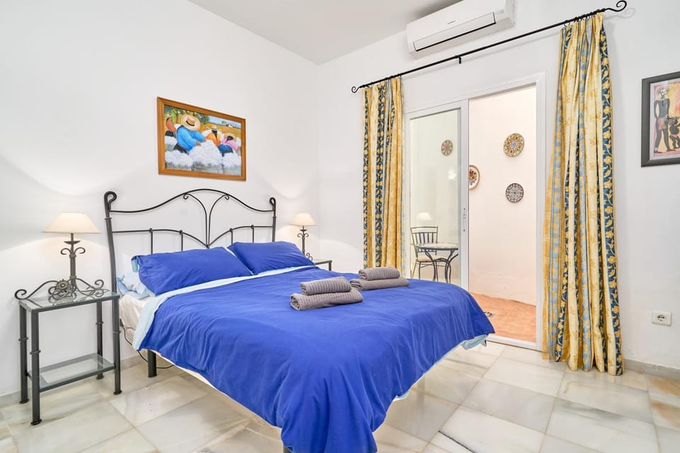 Living room, Bedroom