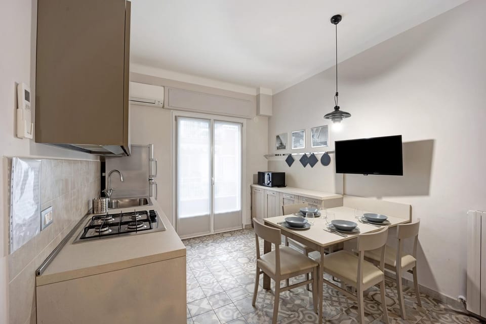 Property building, Kitchen or kitchenette, Living room