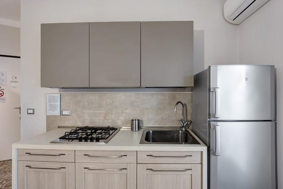 Kitchen or kitchenette, Living room