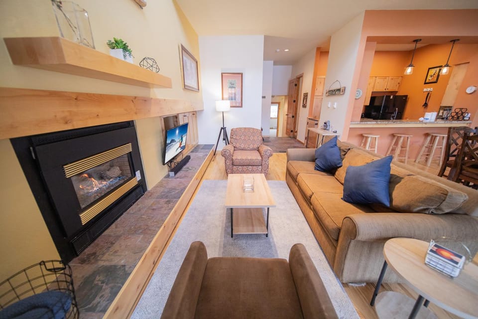 Quicksilver 1641 by SummitCove Lodging in Colorado House in Keystone