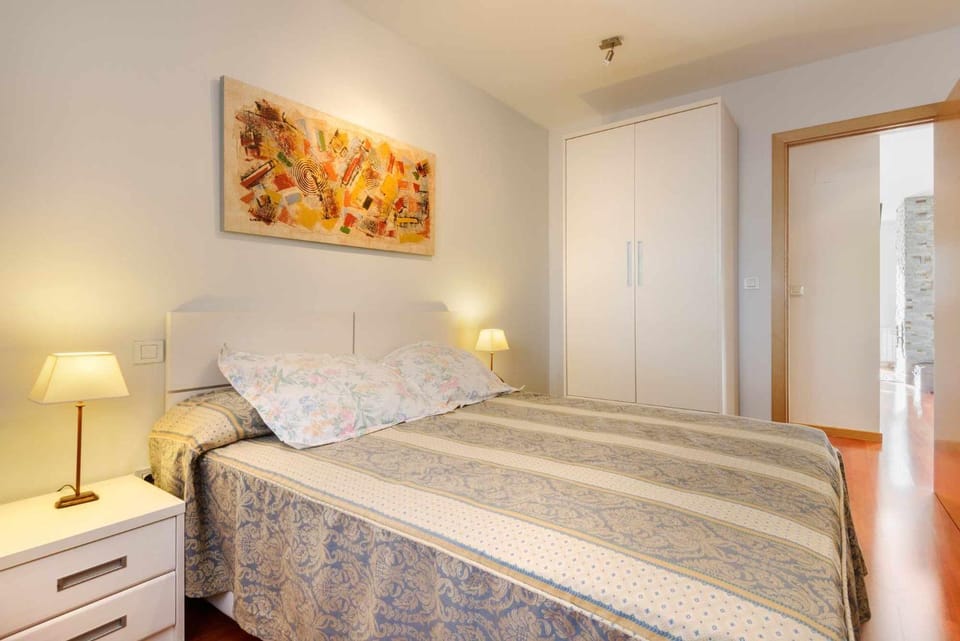 Bed, Photo of the whole room