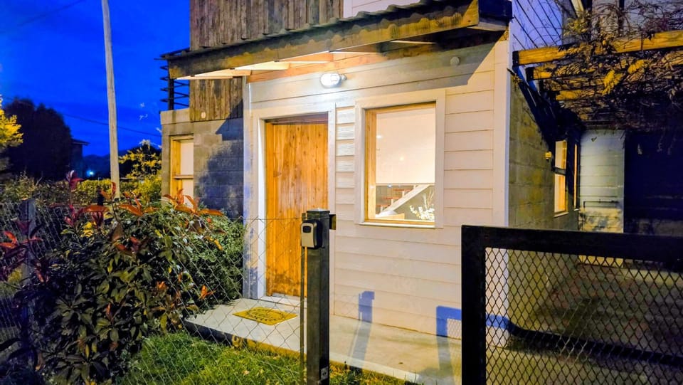 Facade/entrance, Night
