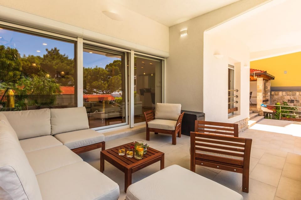 Lounge or bar, Seating area