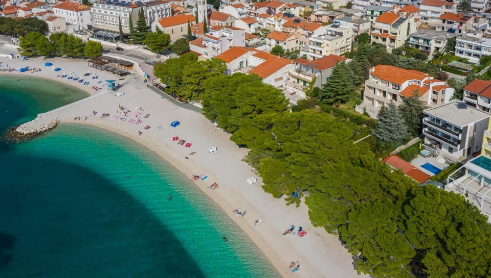 Property building, Bird's eye view, Beach