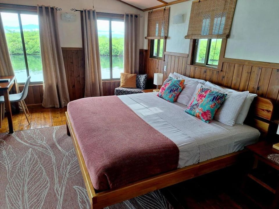 The Sunsetter Bed & Breakfast Bed and Breakfast in Bocas del Toro Province