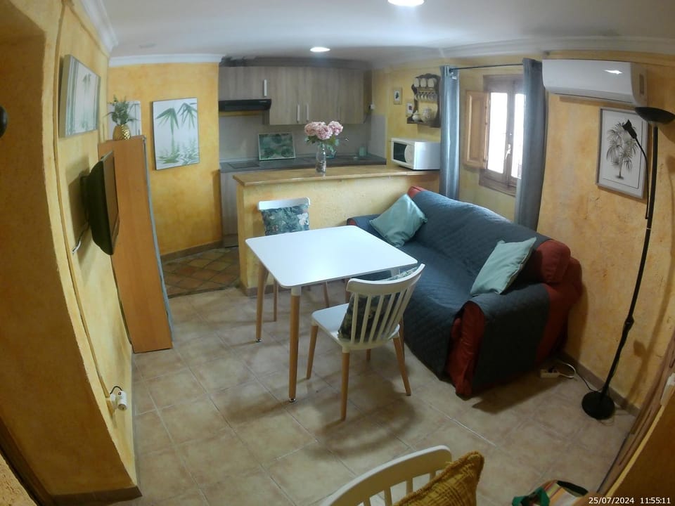 TV and multimedia, Kitchen or kitchenette, Living room, Dining area