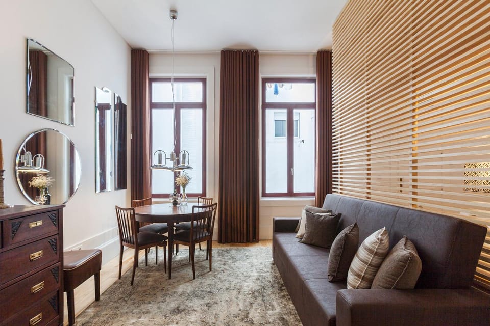 Living room, Seating area, Dining area