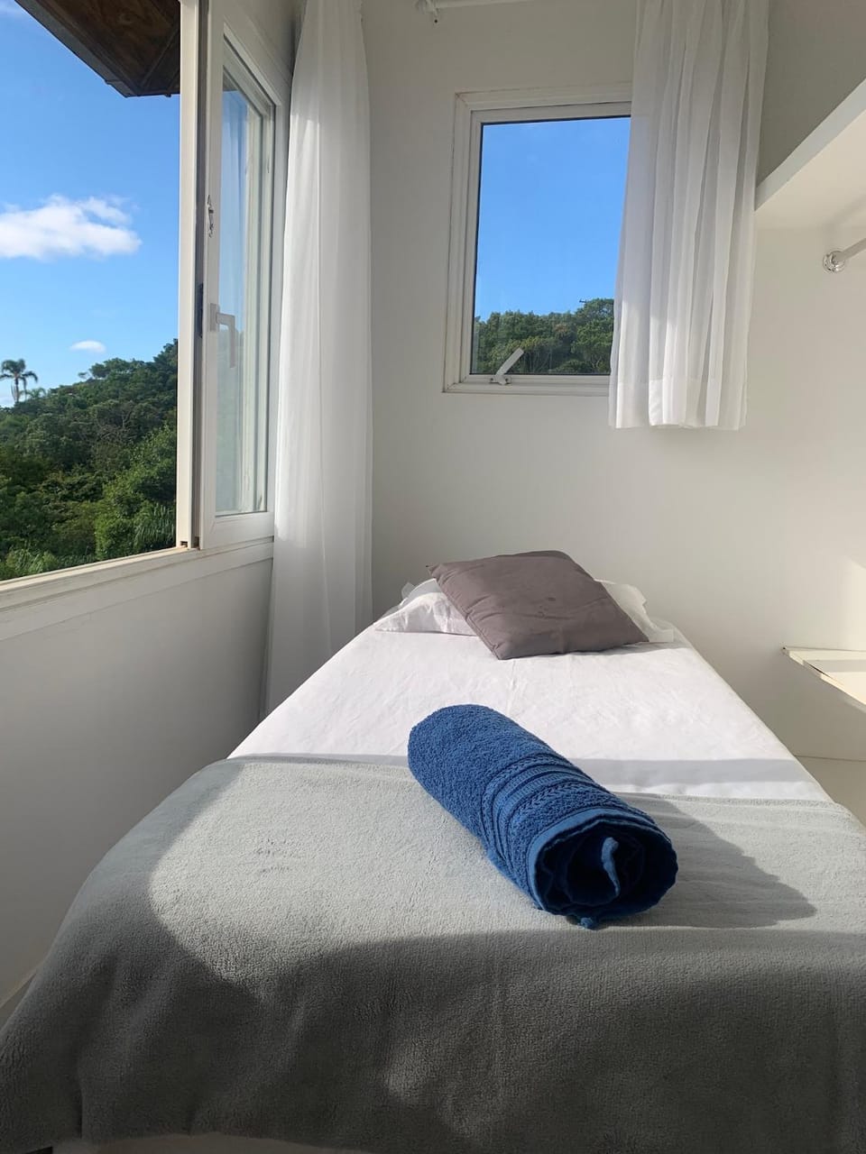 Bed, Natural landscape, Photo of the whole room, Bedroom, towels