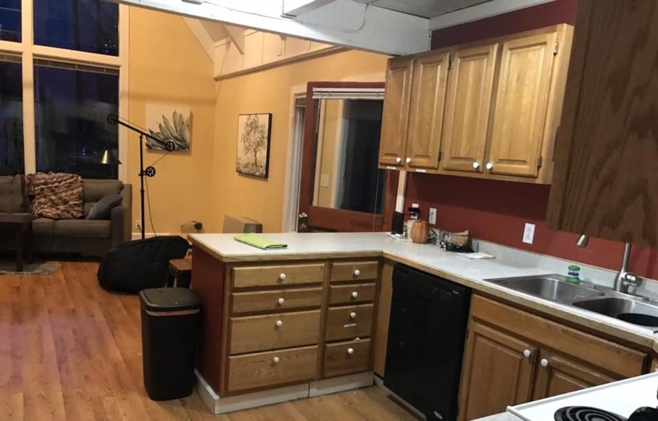 Chalet Gallery - Enjoy Two Units with this Chalet in the Heart of Alyeska - Walk almost anywhere! House in Girdwood