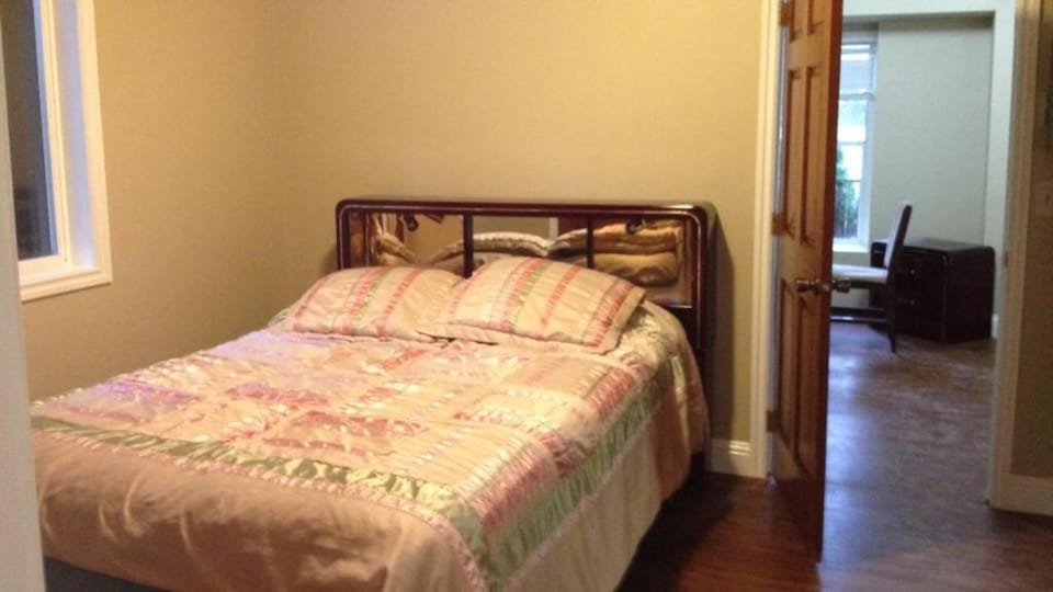 Grandma's House - Large Home - DISCOUNT ON TOURS! House in Mendenhall Valley