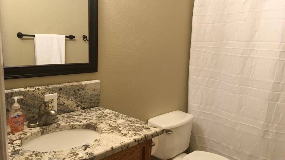 Rainbow Row - Three Private Units in Complex, near Mendenhall Glacier, Trails, and Conveniences! House in Mendenhall Valley