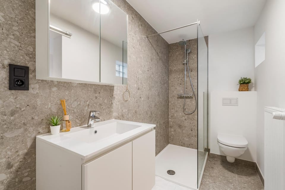 Shower, Toilet, Bathroom