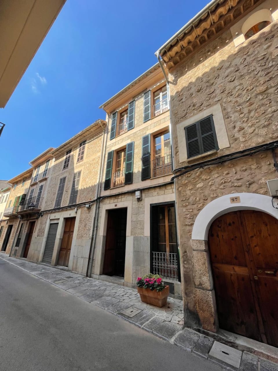 Property building, Facade/entrance