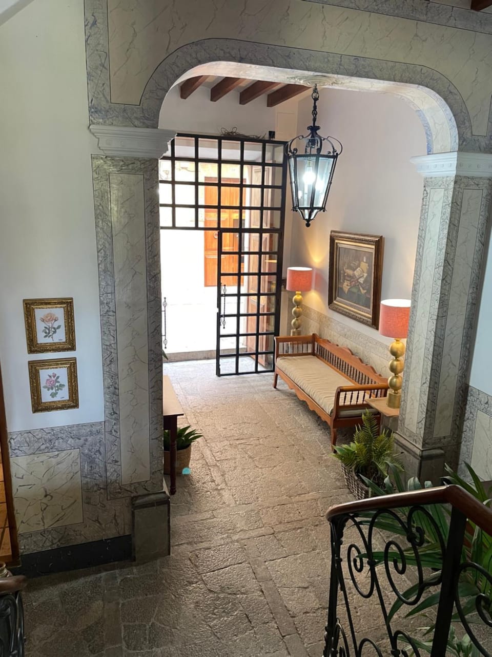 Facade/entrance