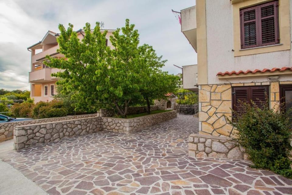 Property building, Patio, Parking