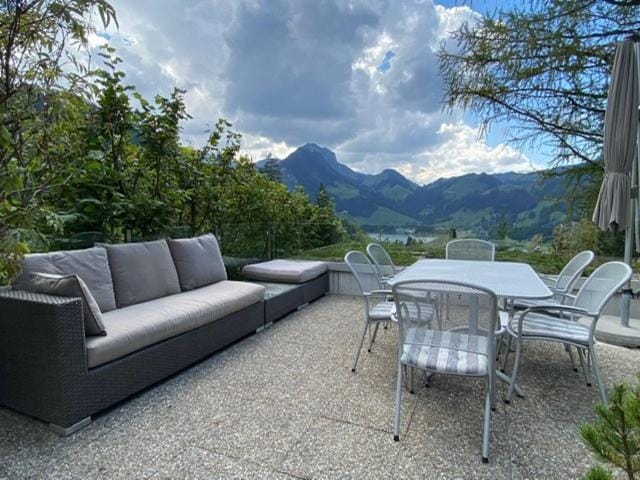 Seating area
