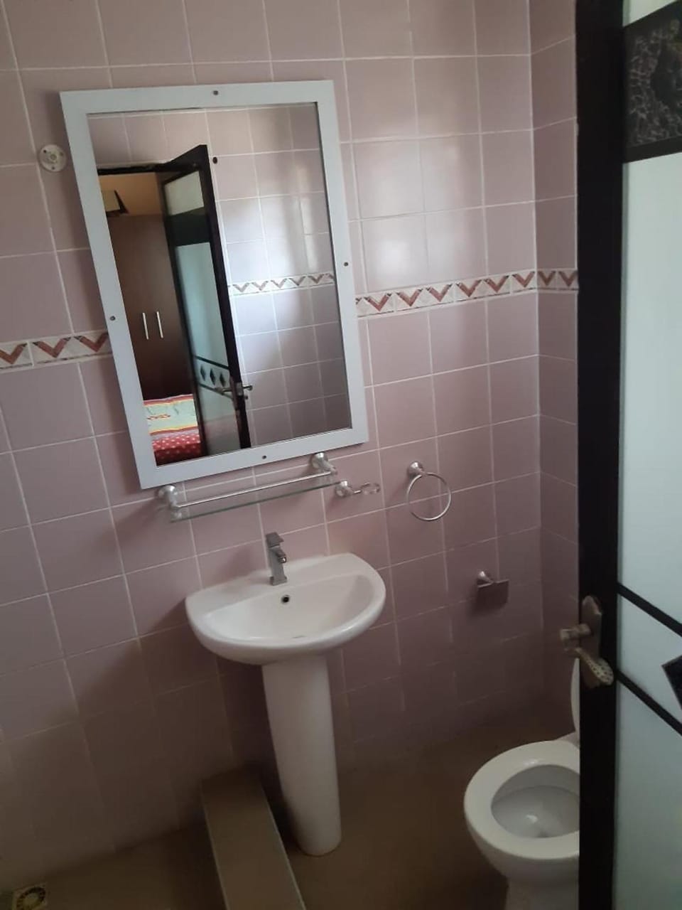 Oyibi New furnished house - Charming 3 Bedroom House in Greater Accra Region, Ghana