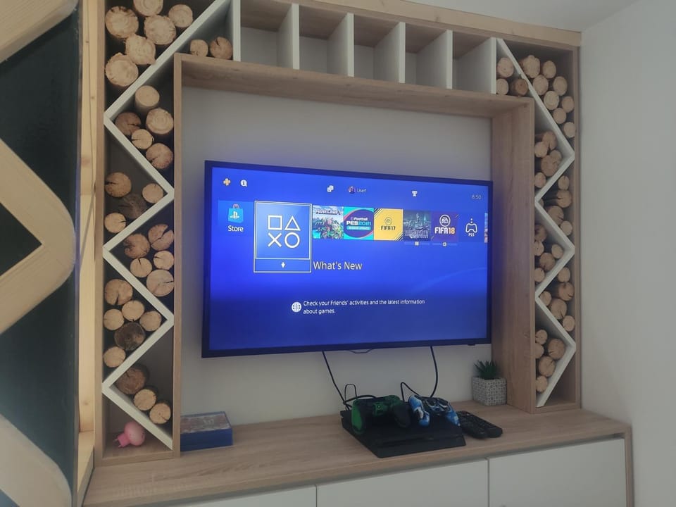 TV and multimedia, Evening entertainment