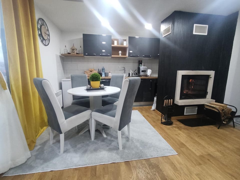 Kitchen or kitchenette, Living room, Dining area