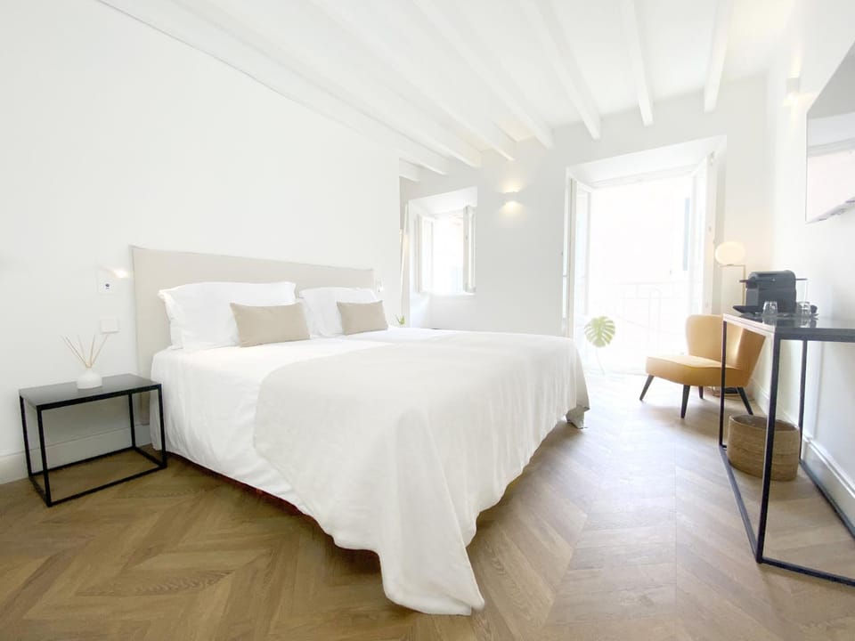 Bed, Bedroom