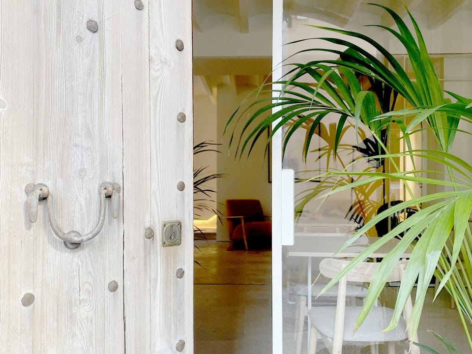 Lobby or reception, Decorative detail