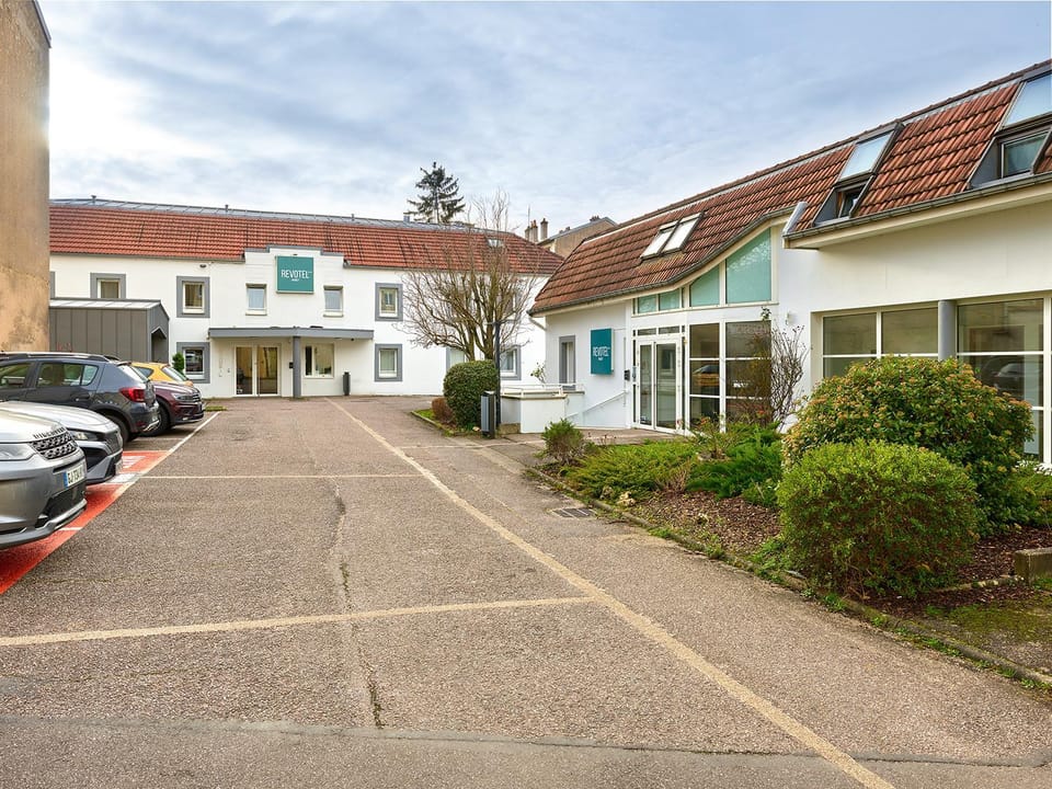 Property building, Parking
