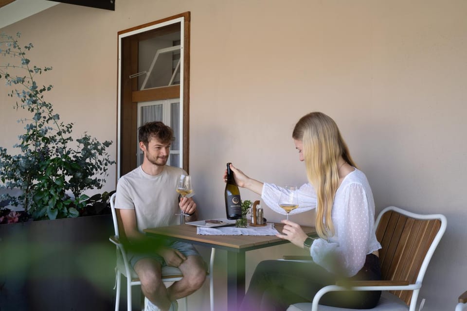 People, Dining area, Guests, Drinks