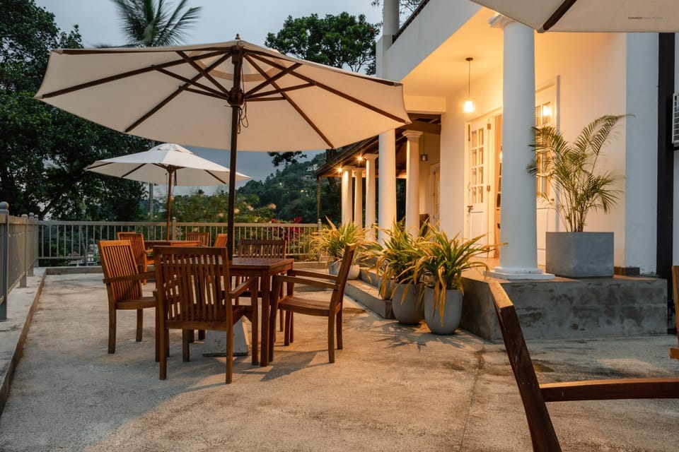 Property building, Seating area