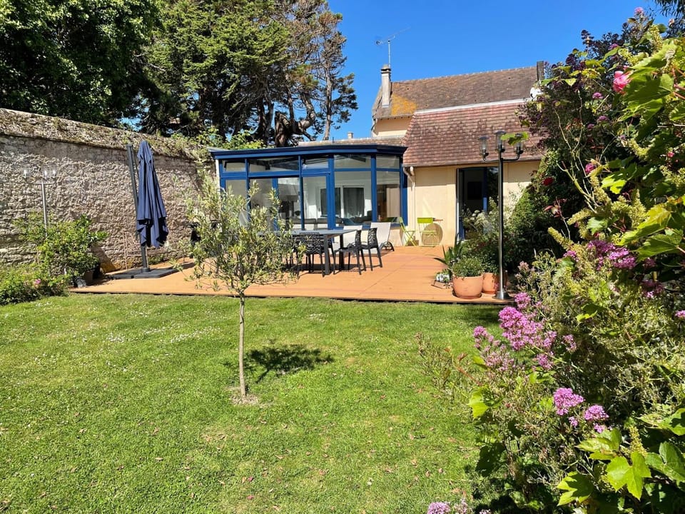 Property building, Garden