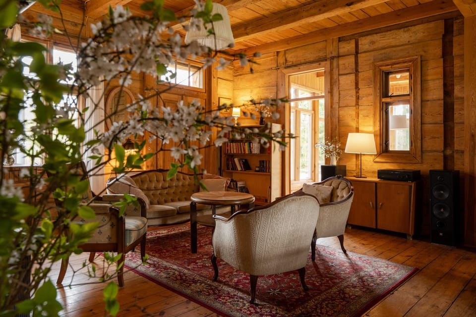 Living room, Seating area