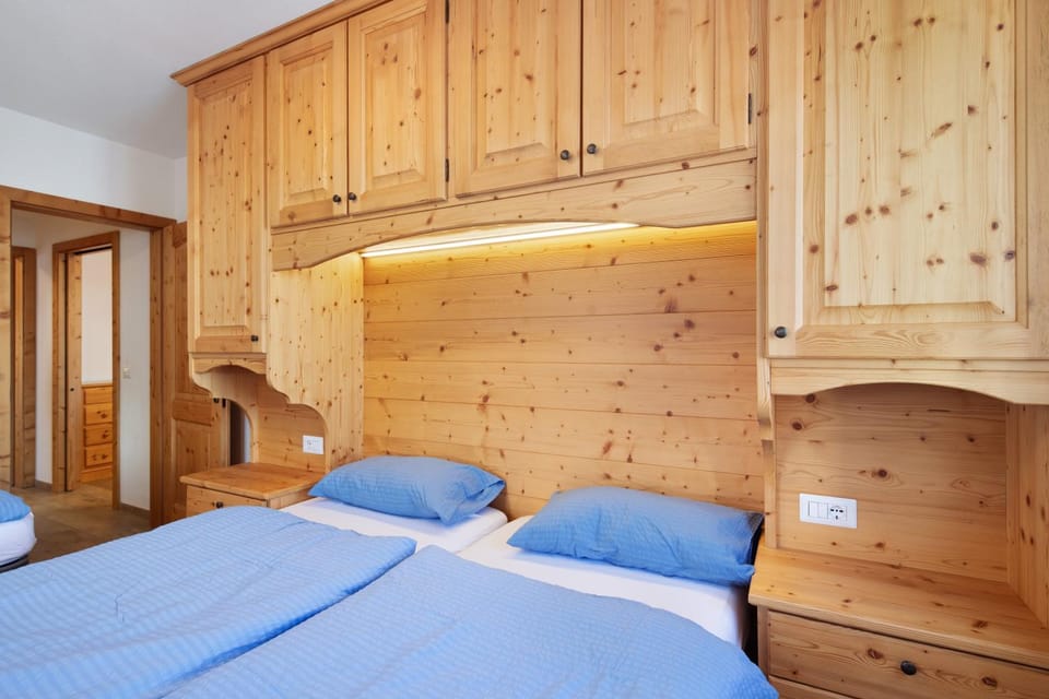 Property building, Living room, Bedroom