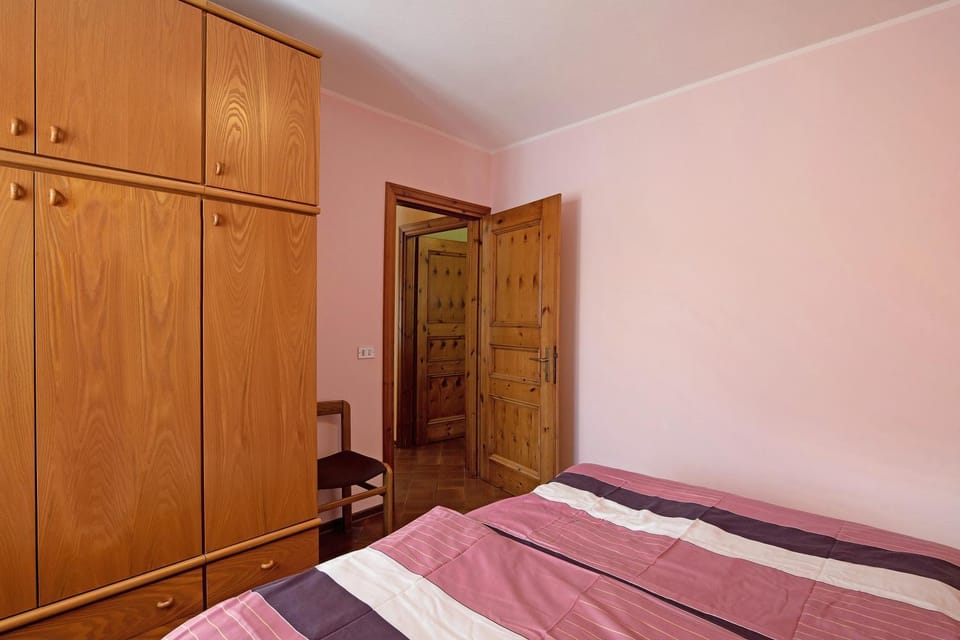Property building, Living room, Bedroom