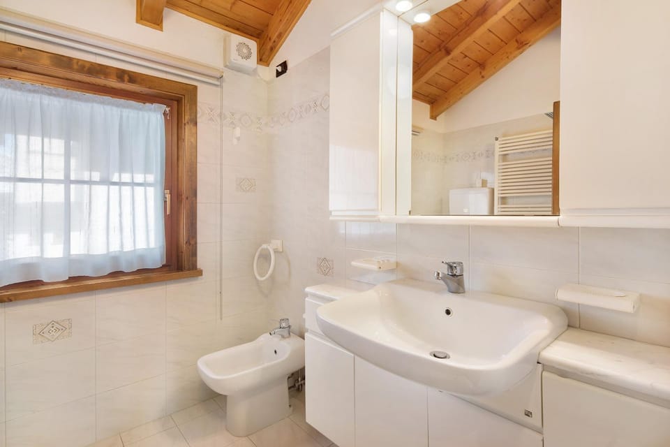 Bathroom, Living room