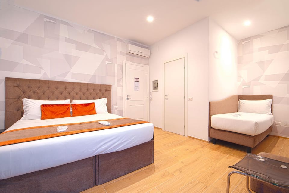Bed, Photo of the whole room, Bedroom, wardrobe, air conditioner