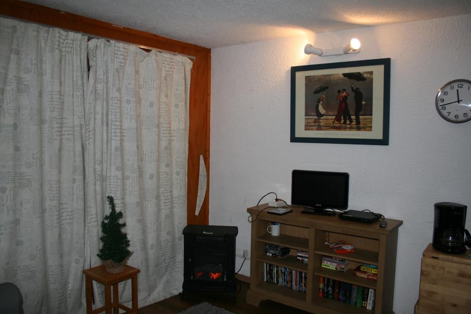 Ski in and Out 2-Bed Apartment in Meribel Apartment in Les Allues