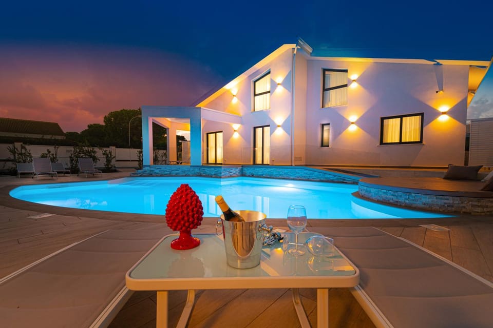 Property building, Swimming pool
