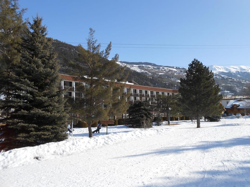 Property building, Day, Winter